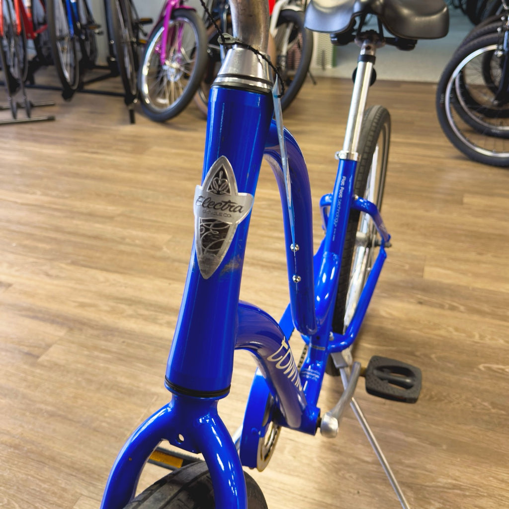 Electra head badge on Townie Step Thru cruiser bike