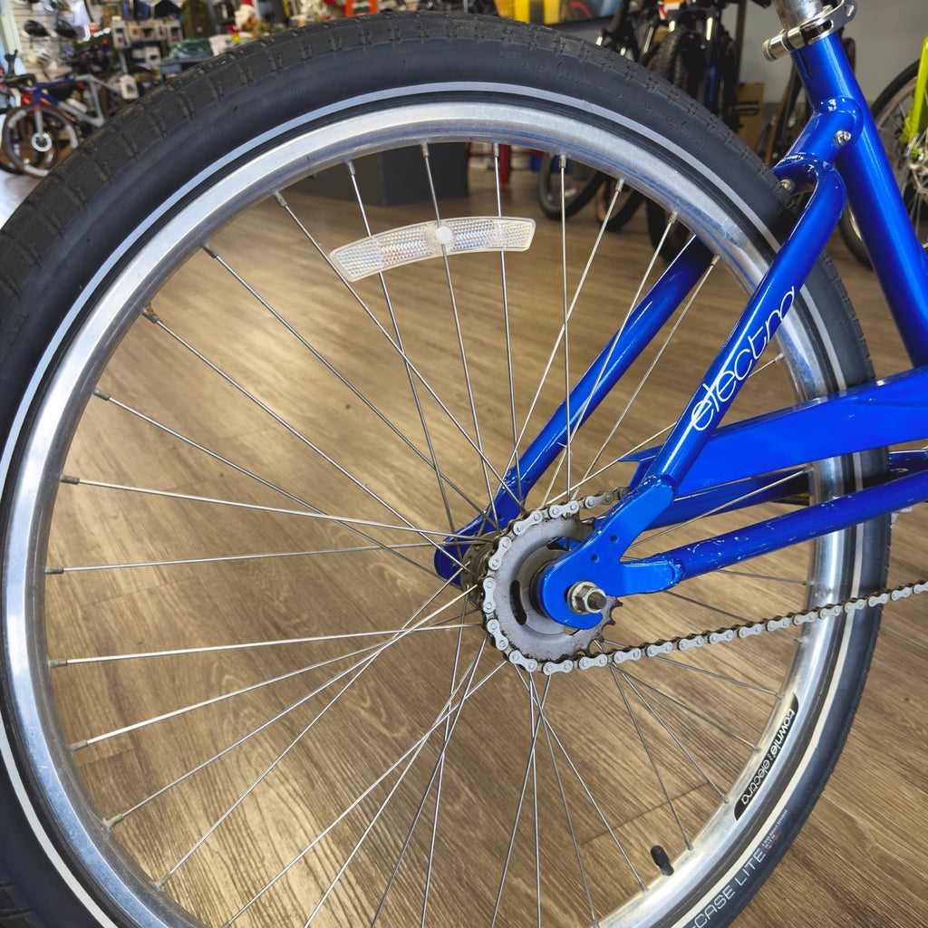 Single speed rear cog and coaster brake hub on Electra Townie
