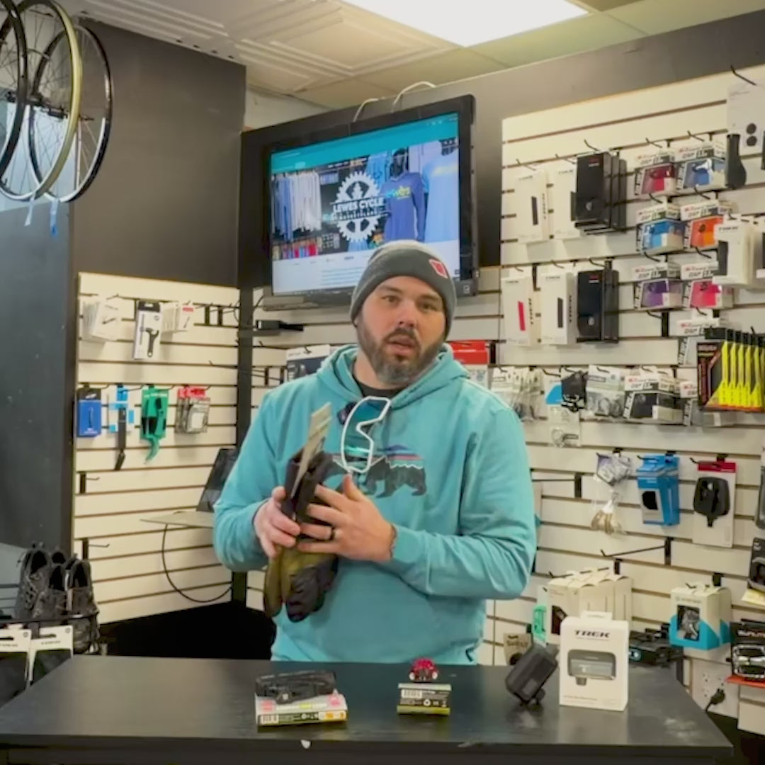 Pearl Izumi AmFIB Lobster Evo gloves walkthrough and features at Lewes Cycle Sports