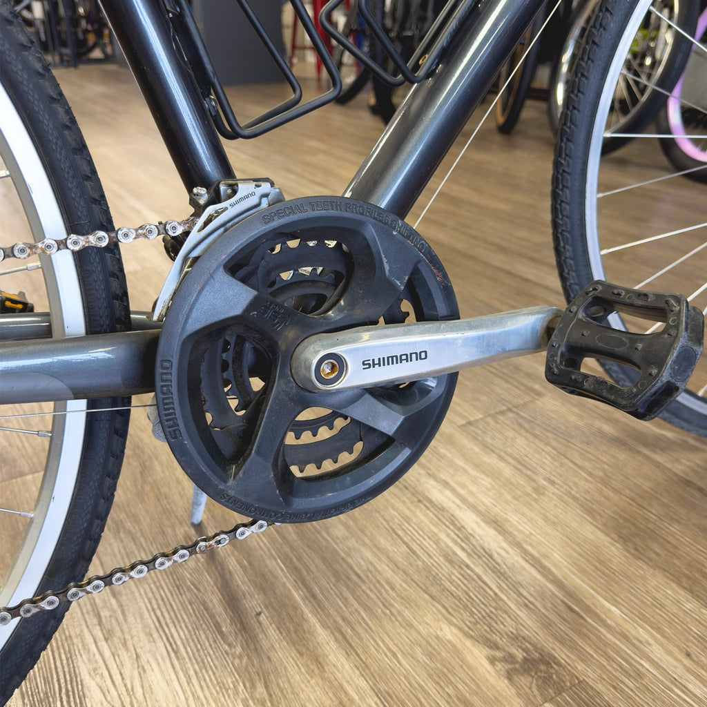 Shimano triple crankset with chainguard on Specialized Sirrus